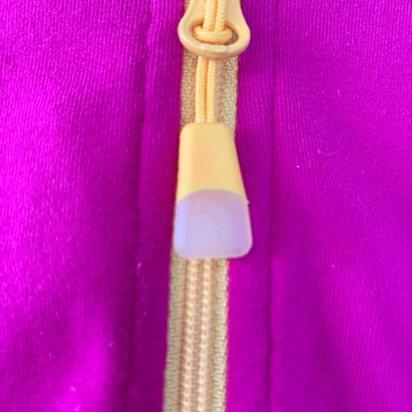 The North Face Large Pink LightWeight ZipUp Jacket - Picture 16 of 16